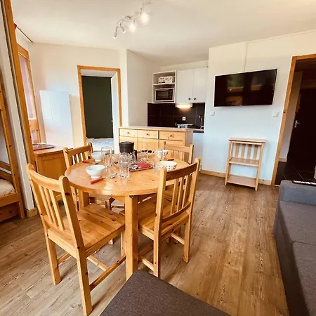 Apartment Vallandry: 2 Pieces 34m², 4 Pers, Proche Pistes Et Centre, Casier A Skis - Fr-1-757-118 Landry